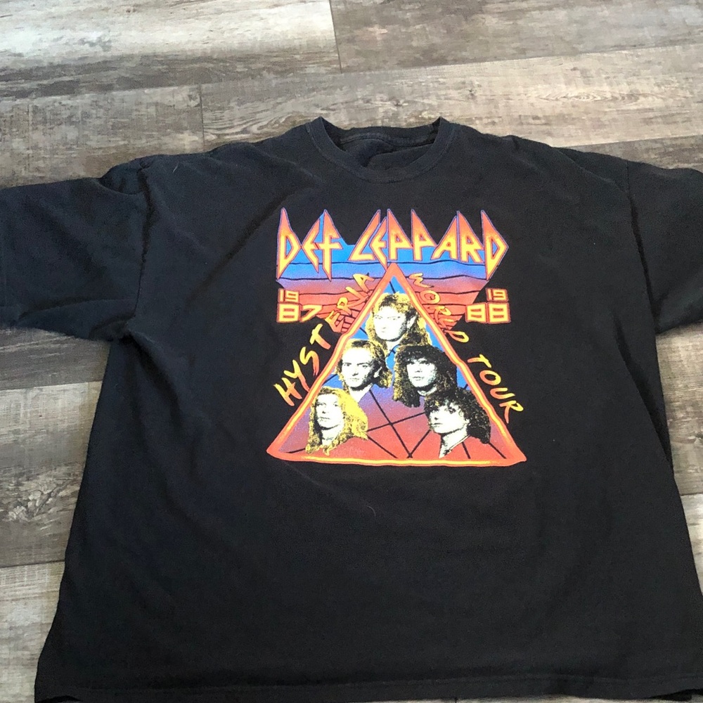 Def Leppard Graphic T-Shirt